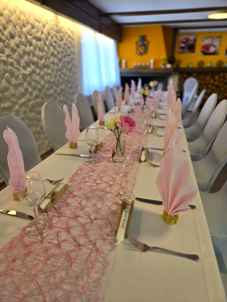 Tischdekoration Kaminzimmer Rosa 01